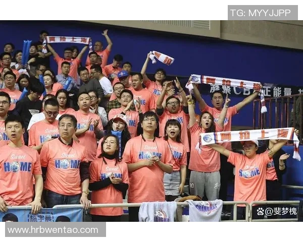 中国球迷组织成最大助威团，场面震撼